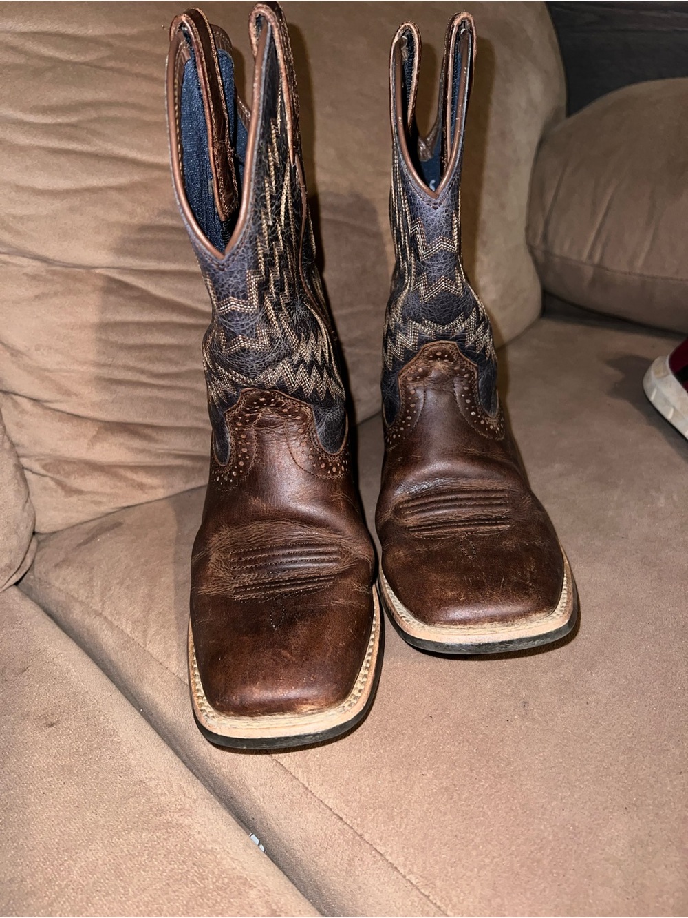 Ariat Brown Leather Western Cowboy Boots with Dark Embroidered Shaft